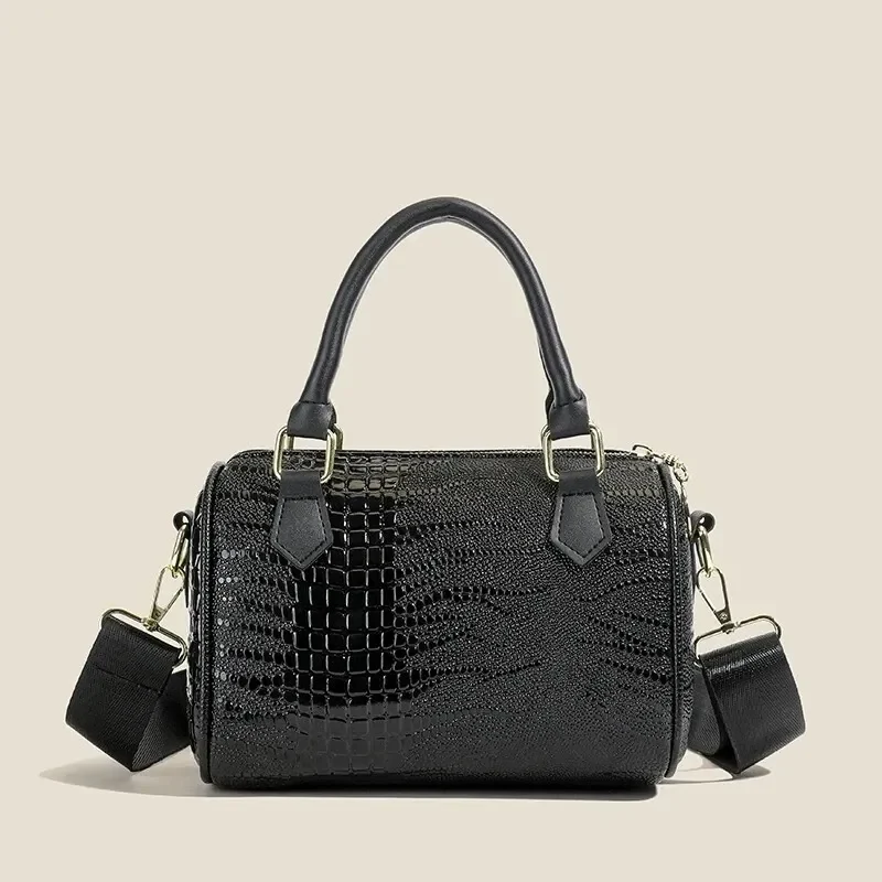 black clutch hand bag for women in Pakistan